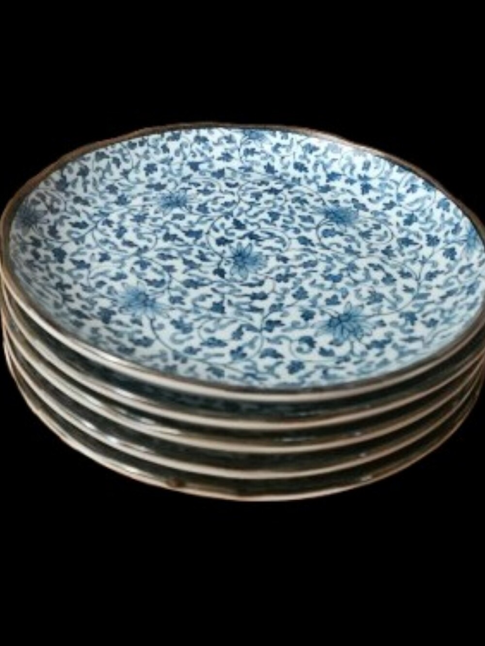 *NWOT Japanese Imari Set of 5 Deep Plates features a traditional Hana Karakusa I